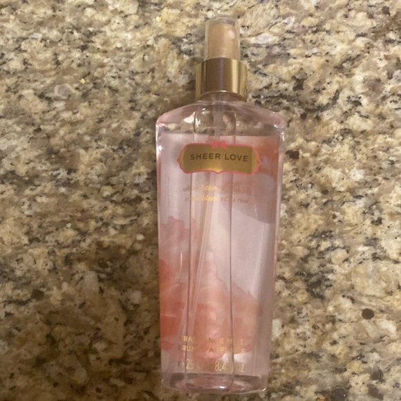 VICTORIA’S SECRET SHEER LOVE FRAGRANCE MIST - Picture 2 of 8